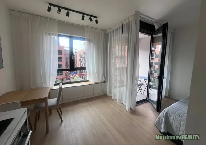Pronájem bytu 1+kk, Praha - Smíchov, U Lihovaru, 31 m2