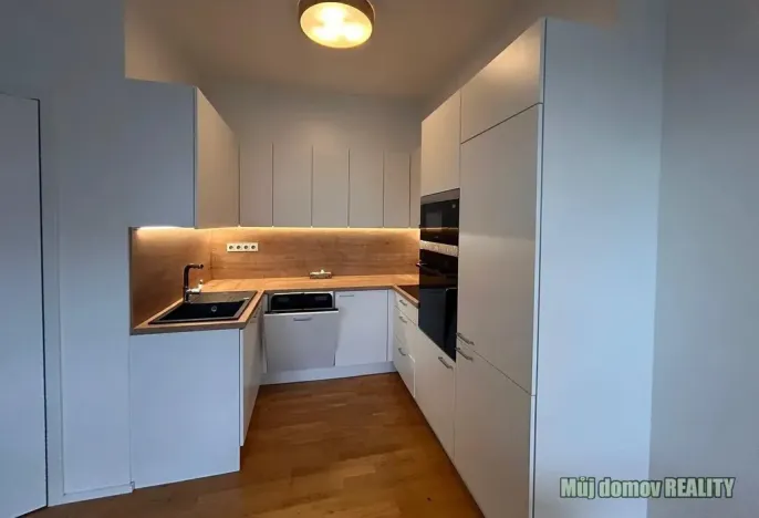 Pronájem bytu 2+kk, Praha - Libeň, Zenklova, 53 m2