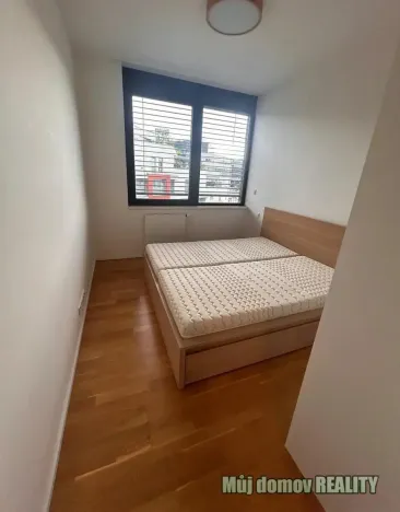 Pronájem bytu 2+kk, Praha - Libeň, Zenklova, 53 m2