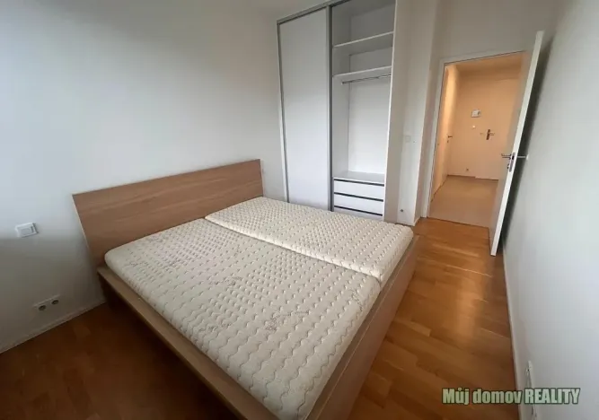 Pronájem bytu 2+kk, Praha - Libeň, Zenklova, 53 m2
