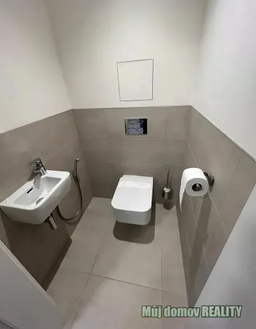 Pronájem bytu 2+kk, Praha - Libeň, Zenklova, 53 m2