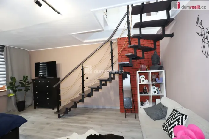 Prodej bytu 2+1, Karlovy Vary, Vítězná, 110 m2