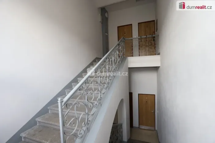 Prodej bytu 2+1, Karlovy Vary, Vítězná, 110 m2