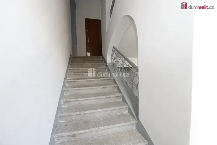 Prodej bytu 2+1, Karlovy Vary, Vítězná, 110 m2