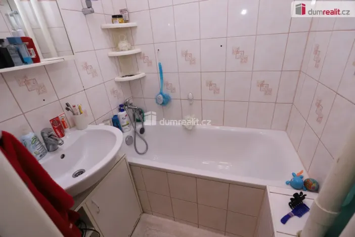 Prodej bytu 2+1, Karlovy Vary - Drahovice, Vítězná, 68 m2