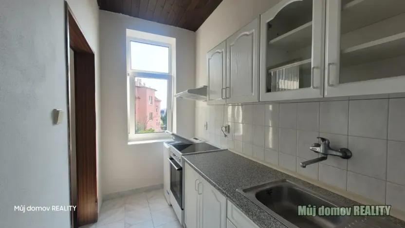 Pronájem bytu 3+1, Praha - Kobylisy, Nad záložnou, 85 m2