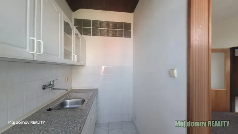 Pronájem bytu 3+1, Praha - Kobylisy, Nad záložnou, 85 m2