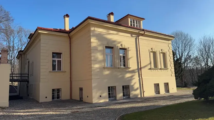 Pronájem kanceláře, Praha - Libeň, Zvonařovská, 56 m2
