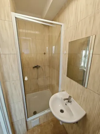 Pronájem bytu 1+kk, Praha - Hlubočepy, Na Zlíchově, 18 m2