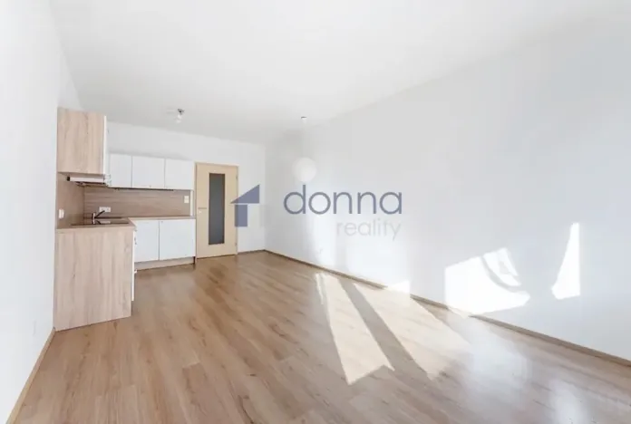 Pronájem bytu 1+kk, Praha, U Hostavického potoka, 32 m2