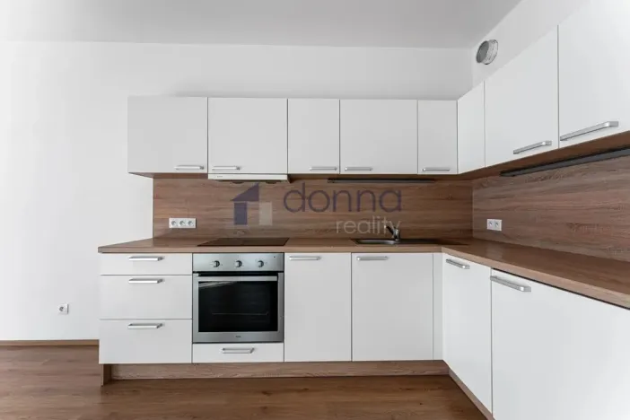 Pronájem bytu 1+kk, Praha, U Hostavického potoka, 32 m2