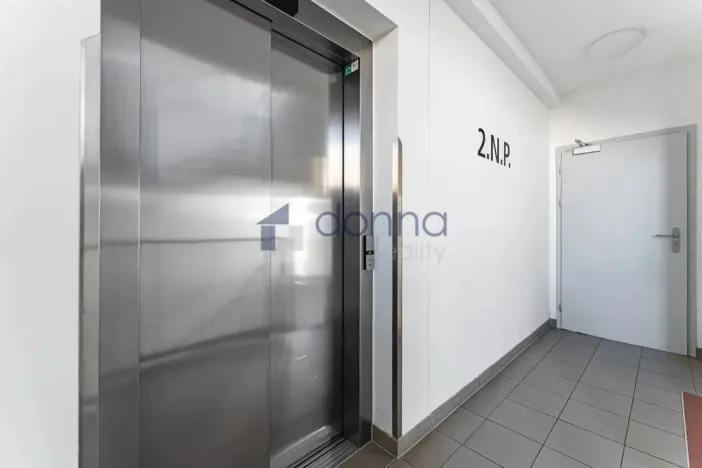 Pronájem bytu 1+kk, Praha, U Hostavického potoka, 32 m2