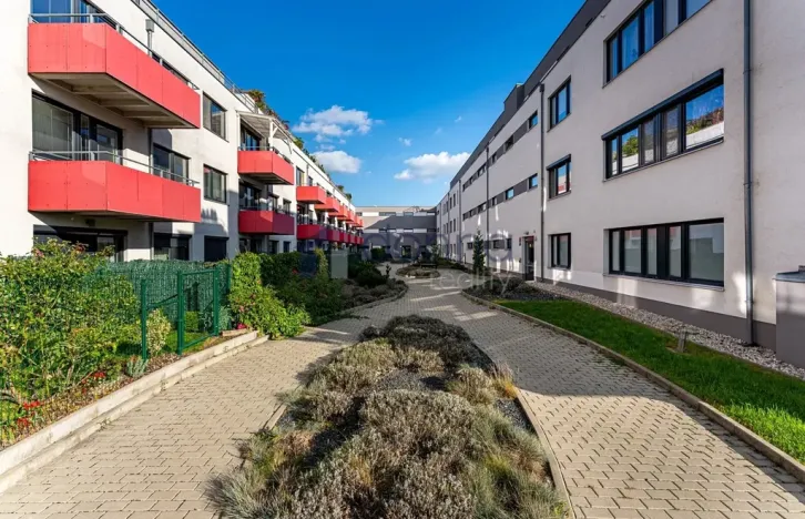 Pronájem bytu 1+kk, Praha, U Hostavického potoka, 32 m2