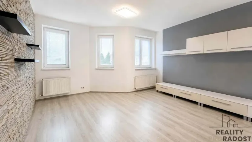 Pronájem bytu 2+kk, Kuřim, Dlouhá, 56 m2