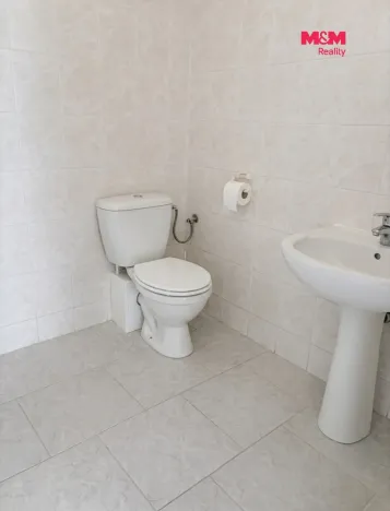 Pronájem obchodního prostoru, Pardubice - Zelené Předměstí, Smetanovo náměstí, 130 m2