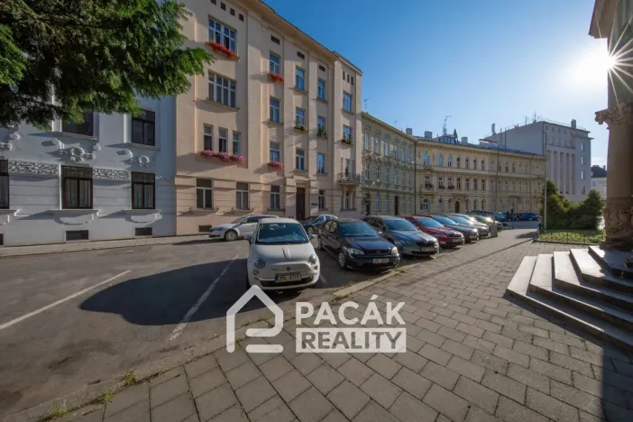 Pronájem bytu 3+1, Olomouc, Kollárovo nám., 123 m2