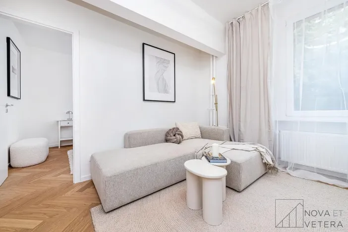 Pronájem bytu 2+kk, Praha - Vršovice, Jakutská, 41 m2