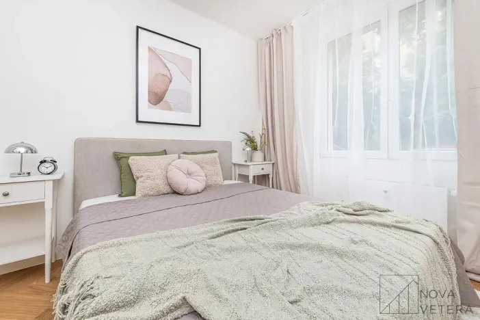 Pronájem bytu 2+kk, Praha - Vršovice, Jakutská, 41 m2