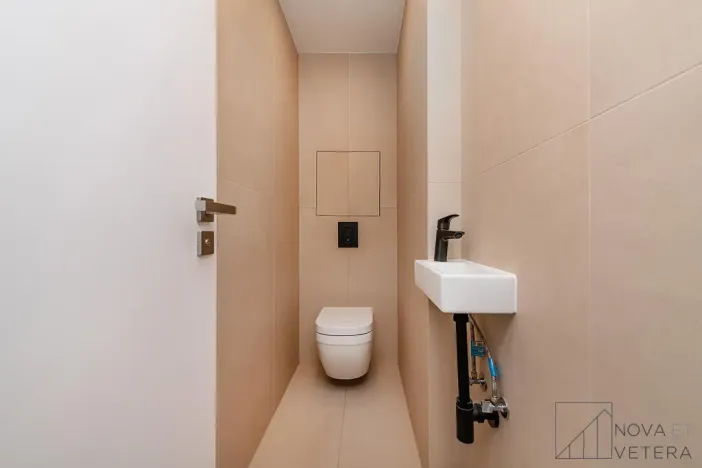 Pronájem bytu 2+kk, Praha - Vršovice, Jakutská, 41 m2