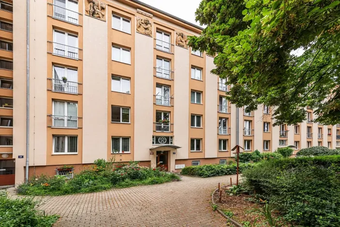 Pronájem bytu 2+kk, Praha - Vršovice, Jakutská, 41 m2
