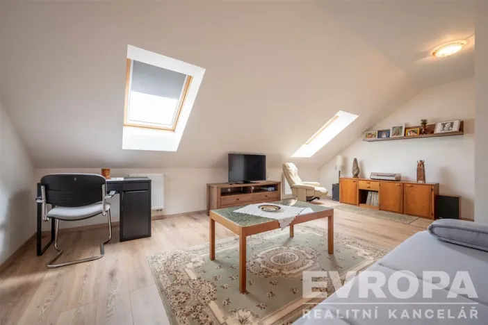 Prodej rodinného domu, Řevnice, Čs. armády, 160 m2