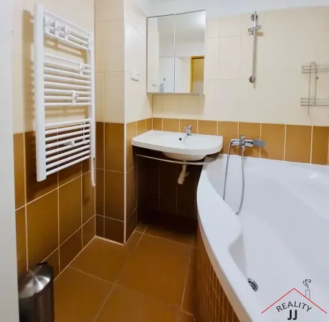 Prodej bytu 3+1, Praha - Řepy, Nevanova, 70 m2