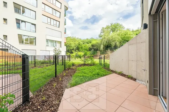 Pronájem bytu 2+kk, Praha - Radlice, U Komína, 55 m2