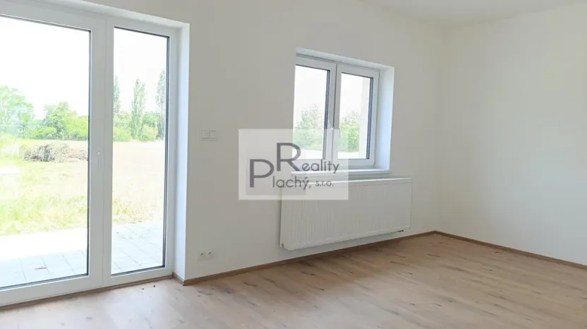 Prodej bytu 2+kk, Hevlín, 69 m2