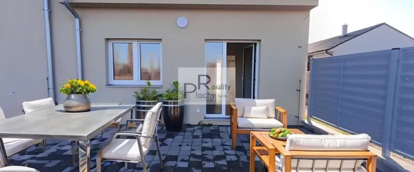 Prodej bytu 2+kk, Hevlín, 69 m2
