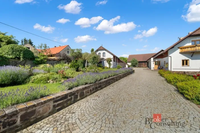 Prodej rodinného domu, Lhotka, Radoušská, 450 m2