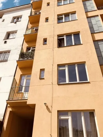 Pronájem bytu 1+kk, Praha - Vršovice, Tolstého, 31 m2