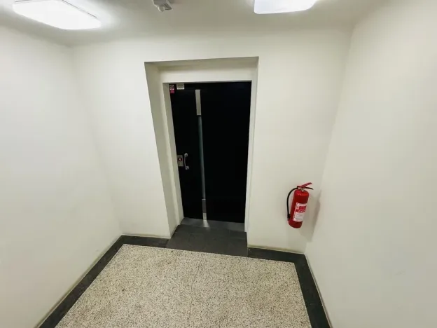 Pronájem bytu 1+kk, Praha - Libeň, Lihovarská, 28 m2