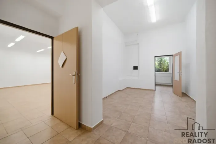 Pronájem obchodního prostoru, Pardubice - Zelené Předměstí, Smilova, 230 m2
