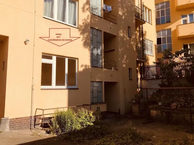 Pronájem bytu 1+kk, Praha - Vršovice, Tolstého, 26 m2