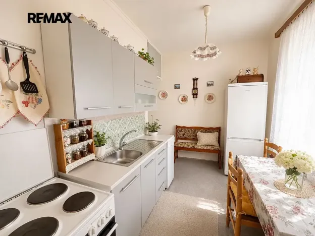 Prodej bytu 2+1, Karviná, tř. Těreškovové, 52 m2