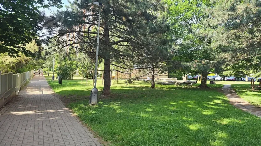 Pronájem bytu 1+1, Praha - Letňany, Dobratická, 31 m2
