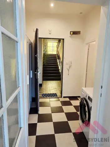 Pronájem bytu 1+kk, Praha - Nusle, Spolupráce, 32 m2