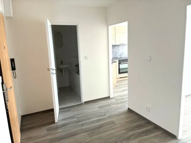 Pronájem bytu 2+kk, Praha, Bryksova, 40 m2