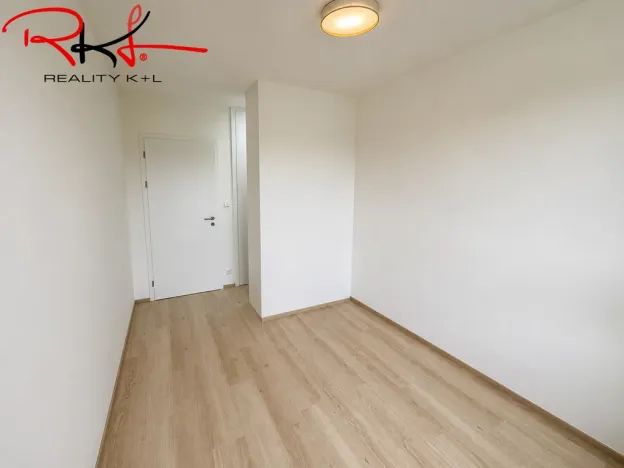 Pronájem bytu 2+kk, Praha, Pod Harfou, 45 m2
