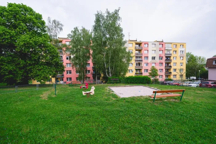 Prodej bytu 3+1, Plzeň - Doubravka, Popelnicová, 66 m2