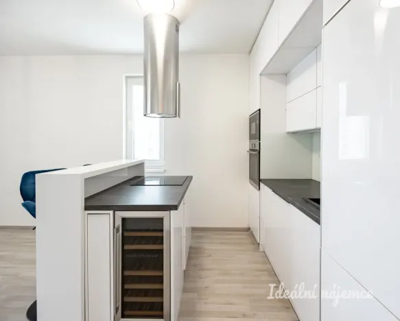 Pronájem bytu 2+kk, Praha - Vysočany, Strnadových, 50 m2
