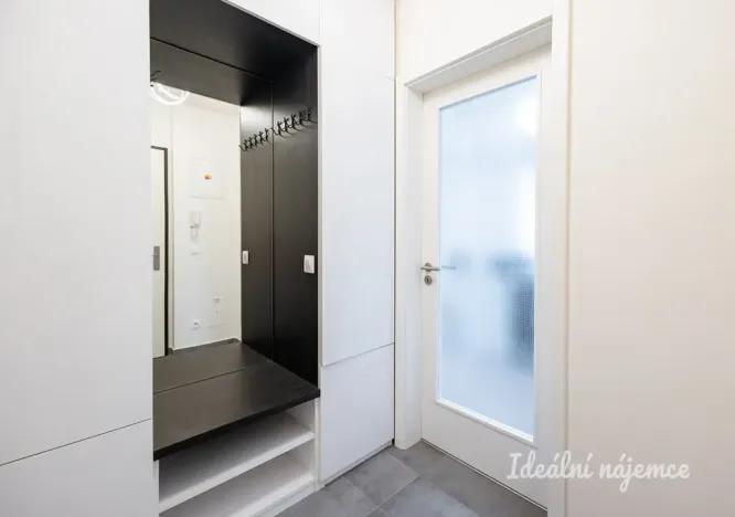 Pronájem bytu 2+kk, Praha - Vysočany, Strnadových, 50 m2