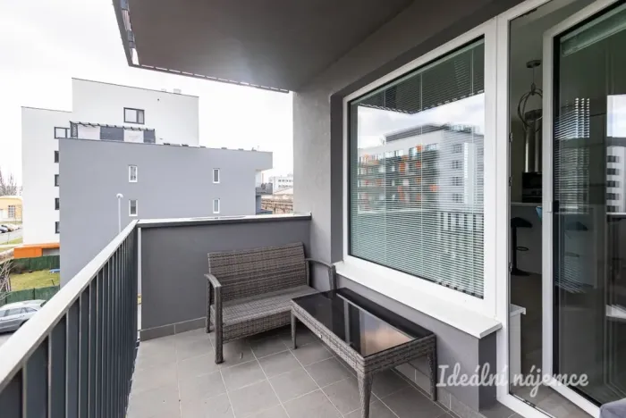 Pronájem bytu 2+kk, Praha - Vysočany, Strnadových, 50 m2