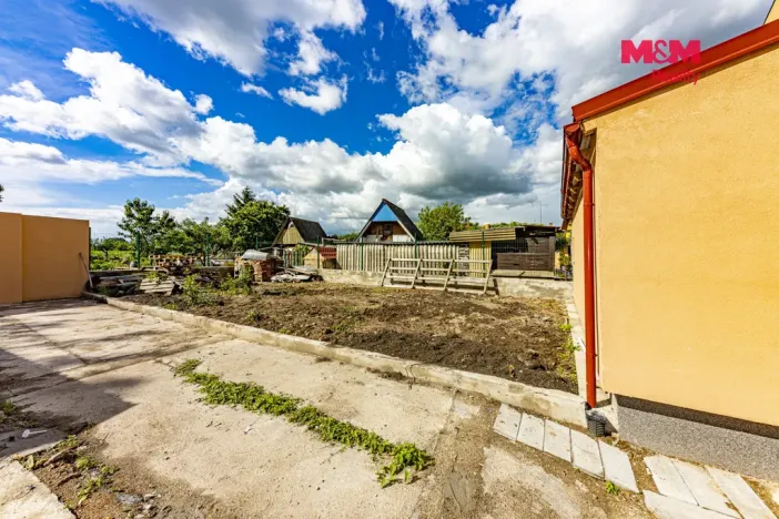 Pronájem bytu 2+kk, Velim, třída Krále Jiřího, 40 m2