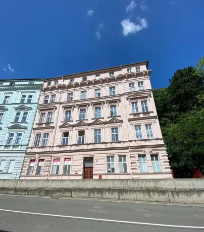 Prodej atypického bytu, Karlovy Vary, I. P. Pavlova, 50 m2
