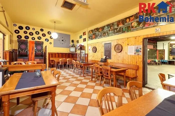 Prodej restaurace, Kolín, Veltrubská, 411 m2