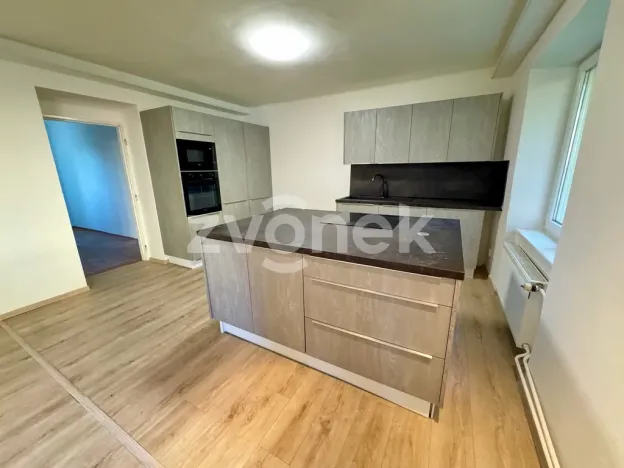 Pronájem bytu 2+kk, Zlín, Kamenná, 63 m2
