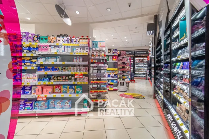 Prodej obchodního prostoru, Zlín, třída Tomáše Bati, 247 m2