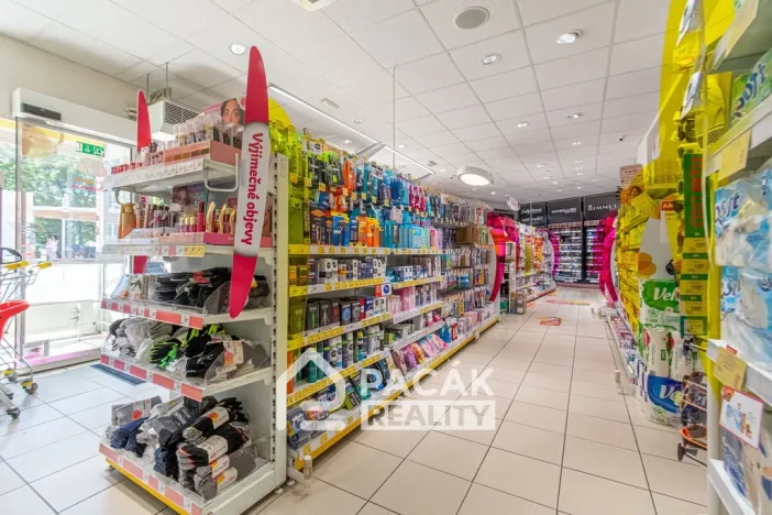 Prodej obchodního prostoru, Zlín, třída Tomáše Bati, 247 m2
