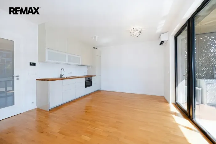 Pronájem bytu 1+kk, Praha, Smrčkova, 32 m2